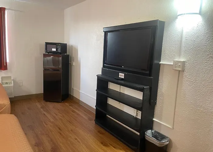 Regal 8 & 3* Lincoln