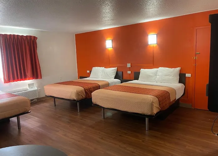 Regal 8 & 3* Lincoln