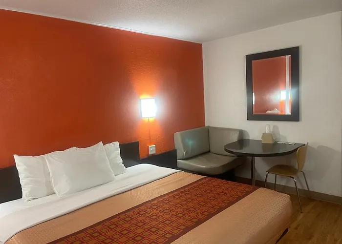 Regal 8 & Hotel